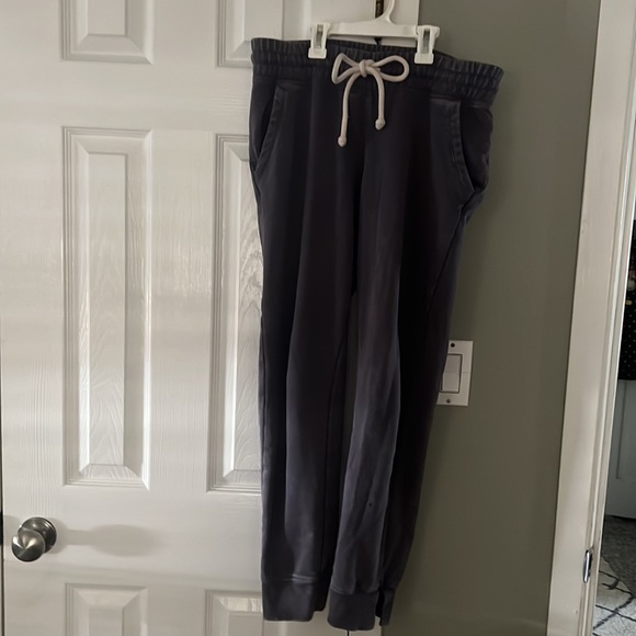 Universal Thread sweatshirt and drawstring jogger Lightweight fabric - Picture 3 of 4